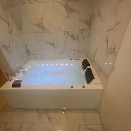 P21 Jacuzzi 5 Etoiles D'exception Pavillons-sous-Bois