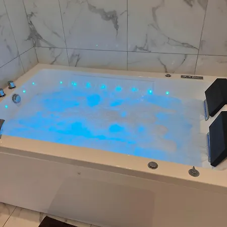 P21 Jacuzzi 5 Etoiles D'exception Lejlighed *