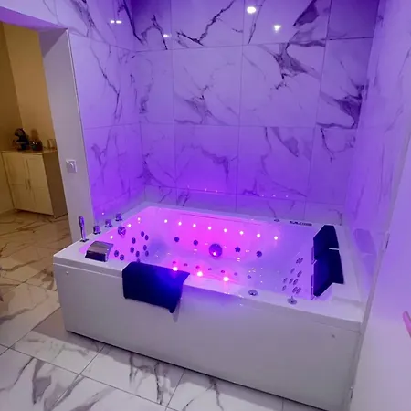 P21 Jacuzzi 5 Etoiles D'exception Lejlighed *